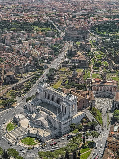 Roma on Behance Filmy Vintage, Cities Skylines, Rome Antique, Roman Architecture, Living Modern, Roman History, Italy Rome, Italy Photo, The Vatican