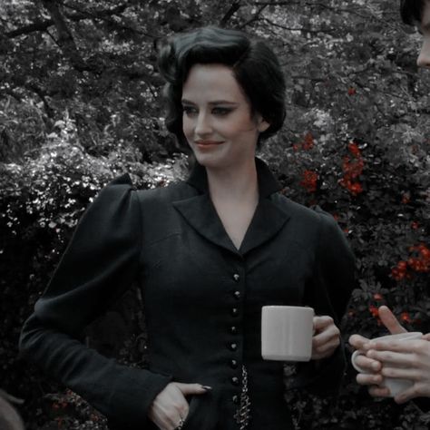 Ms Peregrine, Miss Peregrine's Peculiar Children, Walburga Black, Peregrine's Home For Peculiars, Miss Peregrines Home For Peculiar, Miss Peregrine, Peculiar Children, Home For Peculiar Children, Helena Bonham Carter