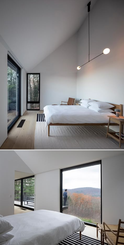 This Modern House In Connecticut Is Completely Surrounded By Trees Bedroom Ceiling, Bedroom Windows, Minimalist Bedroom, 인테리어 디자인, Minimalist Home, Modern Bedroom, Bedroom Inspirations, Great Rooms, Connecticut