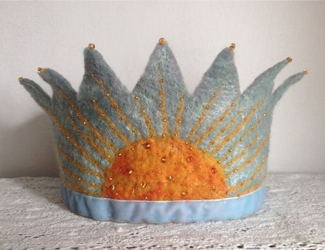 Sunrise Waldorf Birthday or Festival ... Waldorf Birthday Crown, Waldorf Crown, Waldorf Birthday, Waldorf Play, Birthday Crowns, Waldorf Crafts, Felt Crown, Wool Felting, Wool Projects