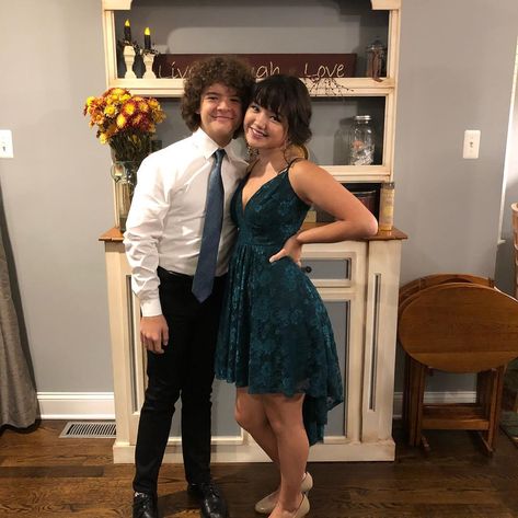 The adorable couple of Gaten Matarazzo and Lizzy Yu have been dating since 2018. They often upload photos of one another and express how much love they have got for one another. Gaten Matarazzo's girlfriend Lizzy Yu is a Musical theater performer. Gaten Matarazzo Instagram, Priscilla Queen Of The Desert, Queen Of The Desert, Three Year Anniversary, Gaten Matarazzo, Dustin Henderson, Broadway Stage, With Girlfriend, Hair Color Light Brown