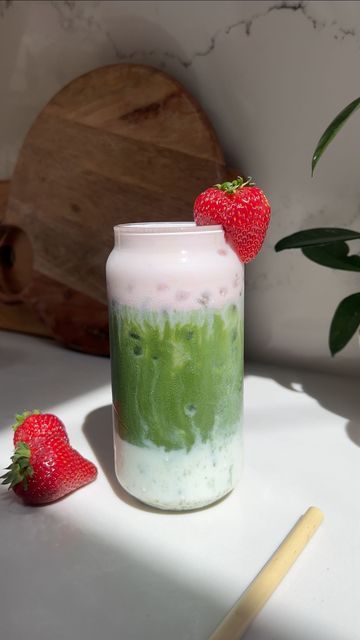 Matcha Cold Foam, Strawberry Cold Foam, Strawberry Purée, Strawberry Matcha, Matcha Drink, Cold Foam, Ice Milk, Instagram Ladies, Strawberry Puree