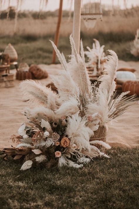 Moroccan Boho Meets English Rustic in This Wilderness Weddings Canterbury Wedding Inspiration | Junebug Weddings Boho Night Wedding, Toffee Wedding, Minimalist Dekor, Boho Wedding Ceremony, Tafel Decor, Moroccan Boho, Bohemian Style Wedding, Grass Wedding, Boho Wedding Inspiration