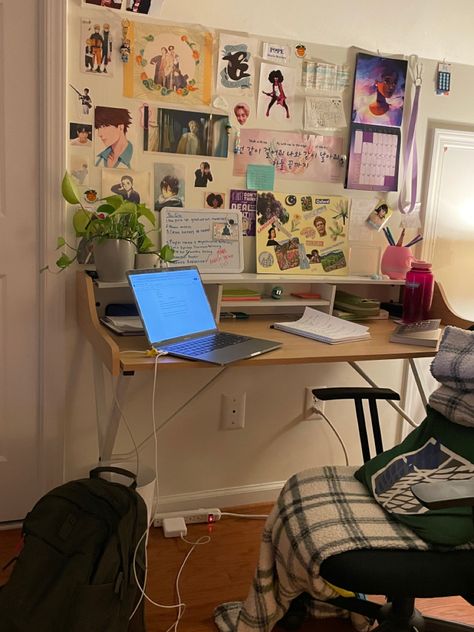 Messy Table, Study Desk Decor, Desk Layout, Study Room Decor, Room Desk, Aesthetic Rooms, Pretty Room, Dreamy Room, Room Design Bedroom