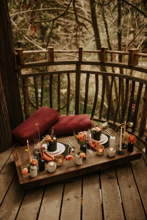 Treehouse Aesthetic Inside, Treehouse Aesthetic, Boho Treehouse, Treehouse Bedroom, Pnw Cabin, Pnw Vibes, Elopement Cake, Fox God, Treehouse Wedding