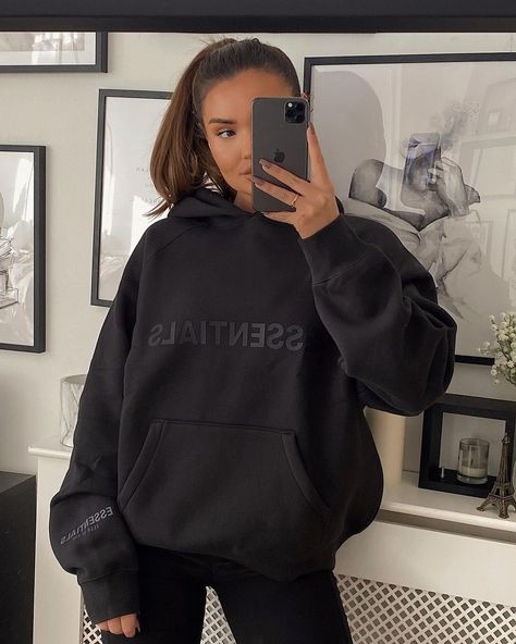 Black Essentials Hoodie, Sweat Set Outfits, Danielle Metz, Black Hoodie Outfit, Black Essentials, Black Blazer Dress, The Fear Of God, Essentials Hoodie, Hoodie Aesthetic