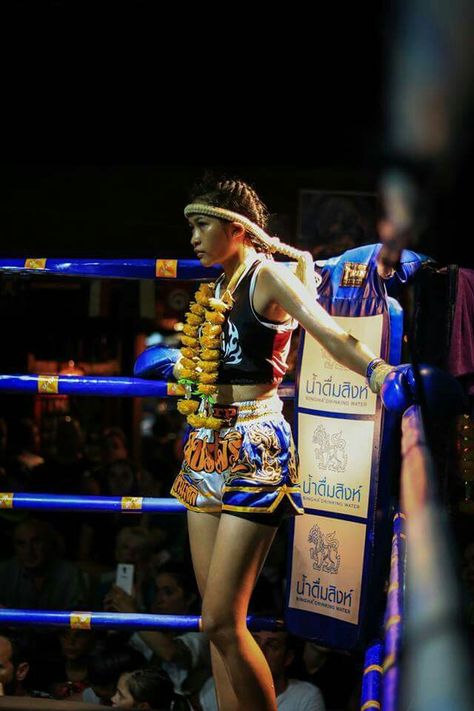 Muy Thai Women, Muay Thai Outfit, Muay Thai Aesthetic, Muay Thai Girl, Mma Photography, Muay Thai Women, Muai Thai, Muay Thai Fighter, Muay Thai Gym