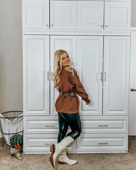 Date night outfit! 🖤💋    Let’s talk about leather leggings with an oversized sweater. It’s the perfect comfy outfit for when you don’t feel like putting on jeans. There are those days I’m not getting out of comfy clothes for nothin! 😅    Snag the same look! Comment “LEATHER” for all the deets 🫶🏻  .  .  .  .  #CountryRetro  #WildWestFashion  #SouthernCharmStyle  #BackwoodsFashion  #WesternChic  #CountryCottageStyle  #RuralChic  #CountryElegance  #FrontierFashion  #BarnWeddingStyle  #WildWestWa... Western Turtleneck Outfit, Professional Western Outfits, Professional Western Outfits Women, Western Leggings Outfit, Nashville Outfit, Turtleneck Outfit, Country Cottage Style, Western Outfits Women, Western Outfit