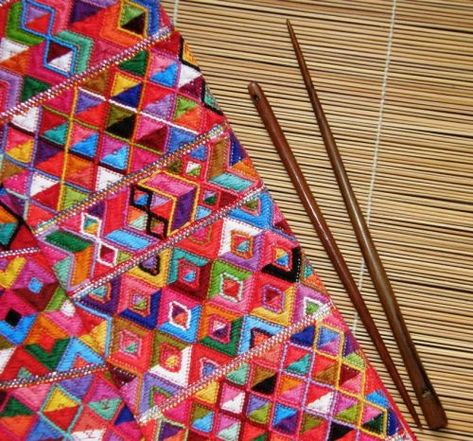 Guatemalan Weaving, South American Textiles, American Embroidery, Guatemalan Textiles, Pick Up Sticks, Write A Blog, Backstrap Loom, Abstract Art Poster, I Drive