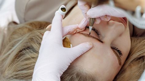 Nanoblading vs. Microblading: Plus Procedure, Aftercare, Cost Celebrity Eyebrows, Ombre Eyebrows, Permanente Make-up, Tattoo Process, Tinted Brow Gel, Tattoo Techniques, Filling In Eyebrows, Permanent Cosmetics, Excess Hair