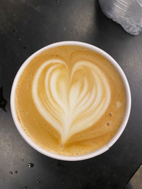 Heart Latte Art, Circle Painting, Cafe Art, Art Heart, Heart Pictures, Latte Art, Heart Art, Pretty Nails, My Heart