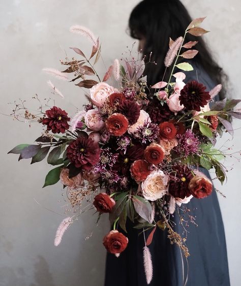 Moody Spring Florals, Eclectic Flower Arrangements, Moody Flower Arrangements, Moody Peonies, Moody Floral Arrangements, Moody Wedding Bouquet, Moody Bouquet, Moody Wedding Flowers, Moody Flowers