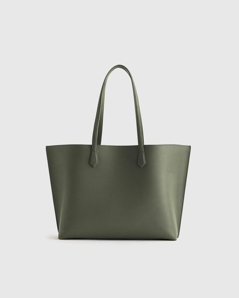 Shop the Quince Italian Leather Triple Compartment Shopper Tote, featuring a roomy interior, crossbody strap, and gold hardware. #quince #leathertote Cuyana Tote, School Purse, Uni Bag, Trendy Purses, Gifts For Students, Travel Packing Tips, Laptop Tote Bag, Fall Closet, Dream Bag