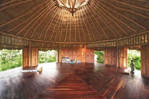 yoga's place Outdoor Yoga Studio, Yoga Pavilion, Yoga Hall, Meditation Hall, Yoga Deck, Yoga House, Yoga Studio Ideas, Yoga Platform, Yoga Spaces