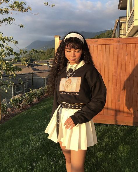 White Collared Shirt Outfit, Collared Shirt Outfit, Collared Shirt Outfits, Tennis Skirt Outfit, Cute Skirt Outfits, Aesthetic Grunge Outfit, White Collared Shirt, Head In The Clouds, Uni Outfits