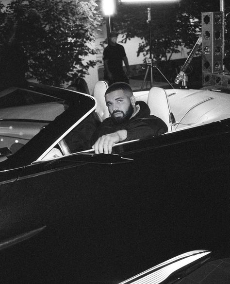 Drake Iphone Wallpaper, Drake Photos, Drake Drizzy, Laugh Now Cry Later, Travis Scott Wallpapers, Drake Graham, Black And White Photo Wall, Aubrey Drake, Black And White Picture Wall