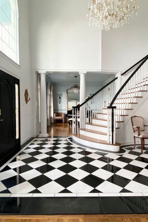 Entry White Foyer, Black And White Flooring, Black And White Tile, Black And White Tiles Bathroom, Checkered Floor, Modern Stair Railing, White Staircase, Foyer Staircase, African House