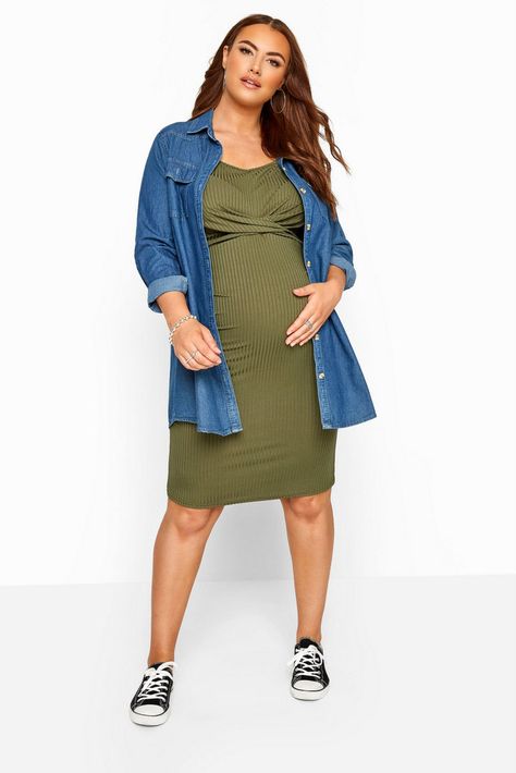 Are you plus size and expecting? Looking for places to shop? We've rounded up where to shop for plus size pregnancy clothes to keep you cute and comfy! Plus Size and Pregnant? Shop These 13 Places for *CUTE* Plus Size Maternity Clothes! #plussizefashion #plussize Plus Size Maternity Clothes, Bump It, Plus Size Maternity Dresses, Plus Size Maternity, Cute Overalls, Maternity Wardrobe, Pregnancy Fashion, Pregnancy Clothes, Summer Maternity