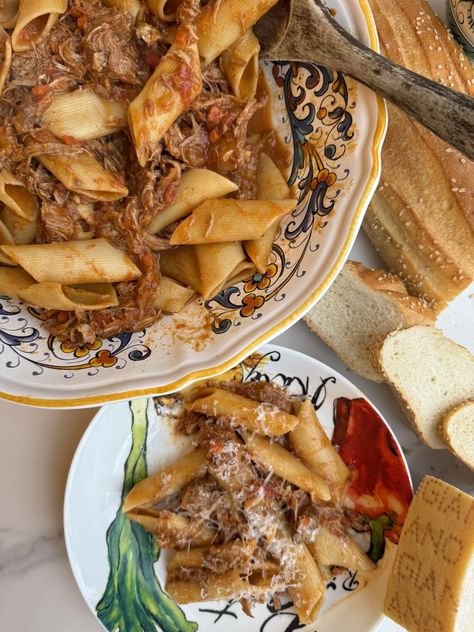 Sunday Dinner Series: Pork Ragú (Ragú di Maiale) - Frannie Loves Food Veal Stew, Pork Ragu, Quick Pasta Recipes, Sunday Recipes, Perfect Pasta, Sunday Dinner, Lazy Sunday, Main Dish Recipes, Pork Recipes