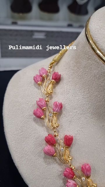 Pulimamidi Jewellers, Coral Beads Jewellery, Light Weight Gold Jewellery, 22 Carat Gold Jewellery, Beads Jewellery, Gold Jewellery Design Necklaces, Coral Necklace, Gold Necklace Designs, Jewelry Design Necklace