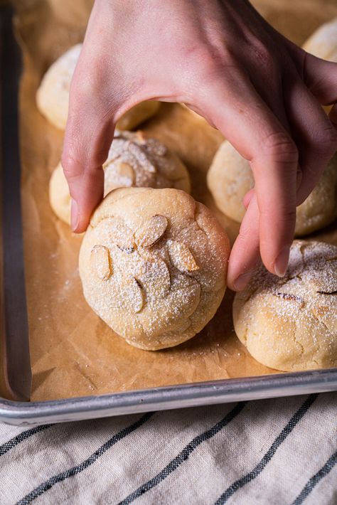 Almond Croissant Cookies | 12 Tomatoes Almond Croissant Cookies 12 Tomatoes, Croissant Cookies Recipe, Almond Chocolate Croissant Cookies, Almond Crossaint Cookie, Almond Croissant Cookies, Cheese Dreams, Almond Croissants, Festive Baking, Apple Rose