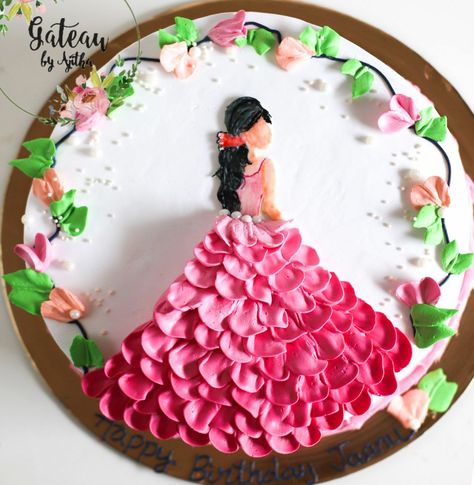 Visit to know how to make it Doll Cake Designs, Lady Cake, Torte Creative, Cake Designs For Girl, Decorating Frosting, Girly Cakes, Simple Cake Designs, Cake Decorating Piping, Creative Cake Decorating