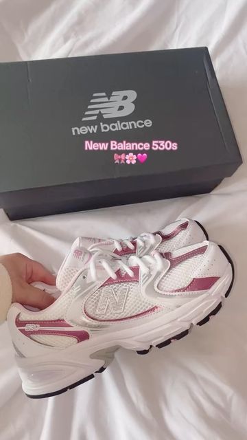 Nb 530, New Balance Trainers, Shoe Room, Sport Shoes Women, Girly Shoes, Aesthetic Shoes, Girl Inspiration, Pink Shoes, Dream Shoes