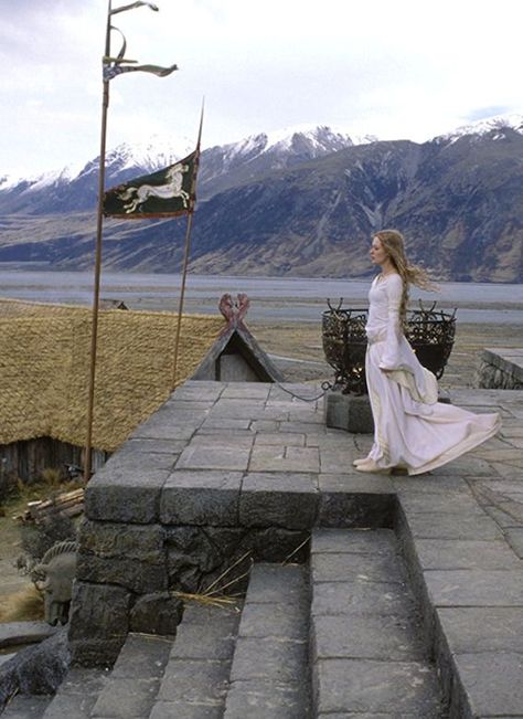 Miranda Otto as Éowyn in The Lord of the Rings: The Two Towers - 2002 Lotr Movies, Miranda Otto, Helms Deep, J.r.r. Tolkien, Concerning Hobbits, Travel Film, Two Towers, Travel Movies, Into The West