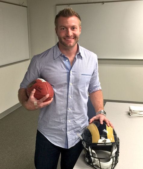 Eagles Football Team, Sean Mcvay, Sports Athletes, Rams Head, Rugged Men, Eagles Football, La Rams, Football Coach, Cool Outfits For Men