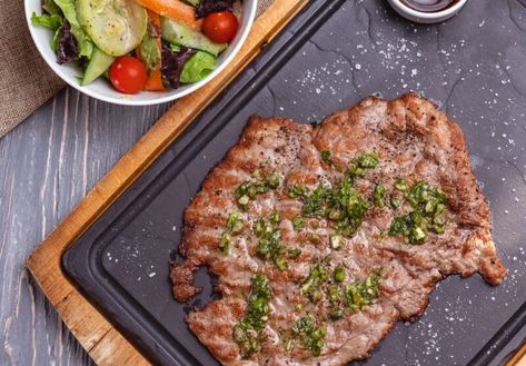 Recipe for milanesa steak without breading | Gimme Recipe Milanesa Recipe Steak, Milanesa Recipe, How To Cook Kielbasa, Paleo Beef, Fool Proof Recipes, Beef Steak, Vegetable Salad, Steak Recipes, Icons Design