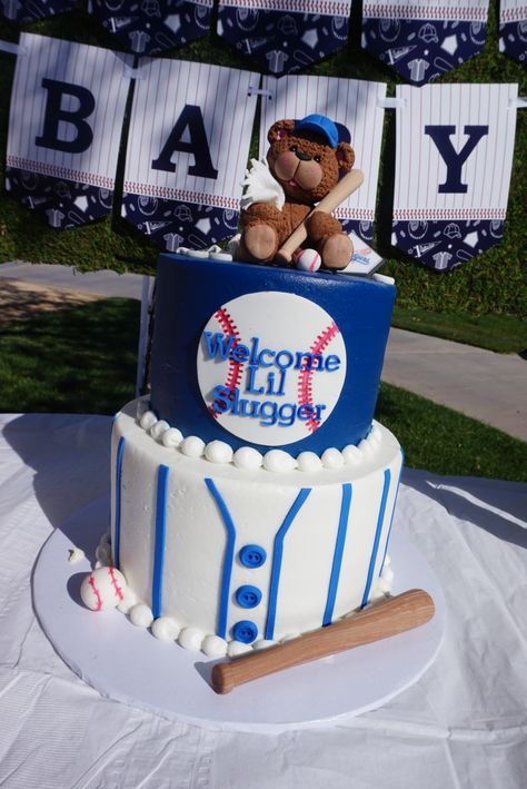 Sandlot Baby Shower Ideas, Little Slugger Baby Shower Ideas, Dodger Baby Shower Ideas, Baby Shower Baseball Theme, Dodgers Baby Shower Ideas, Baseball Cake Ideas, Baseball Baby Shower Cake, Baseball Baby Shower Decorations, Baby Shower Baseball