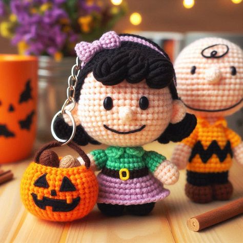 Crochet Cartoon, Crochet Characters, Pumpkin Basket, Keychain Amigurumi, Latest Obsession, Basket Making, Peanuts Characters, Autumn Crafts, Halloween Crochet