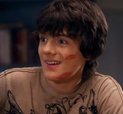 Ethan Morgan, My Babysitters A Vampire, Matthew Knight, 2000s Boys, Nanny Mcphee, Kyle Broflovski, Disney Live Action, Cute Actors, Girl Next Door