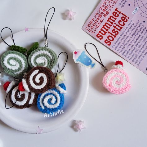 Roll cake 👨‍🍳 #crochet #keychains #rollcake #crochetaddict Cake Crochet, Crochet Keychains, Roll Cake, Crochet Keychain, Keychains, Rolls, Cake, Crochet