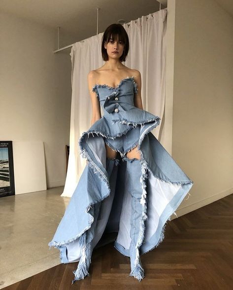 Ropa Upcycling, How To Look Expensive, Look Expensive, Upcycled Fashion, Fashion Inspiration Design, Mode Inspo, Kpop Fashion Outfits, Denim Design, Stage Outfits