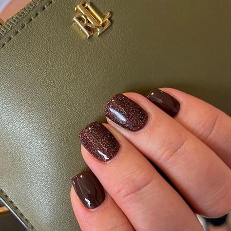 Brown Nails Christmas, Brown Nails Sparkle, Christmas Brown Nails, Acrylic Nails Ideas Brown, Glittery Brown Nails, Brown Nails With Sparkle, Glitter Brown Nails, Brown Acrylic Nails Ideas, Brown Glitter Nails Fall