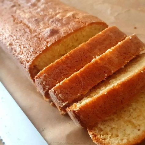 The Ghee cake is a super soft, aromatic cake. Basically a simple sponge baked by substituting the butter with ghee. You can never have enough of it! Ghee Cake, Tea Cake Recipe, Ghee Recipe, Easy Teas, Tea Cakes Recipes, Basic Cake, Cake Easy, Vanilla Sponge, Tea Cake