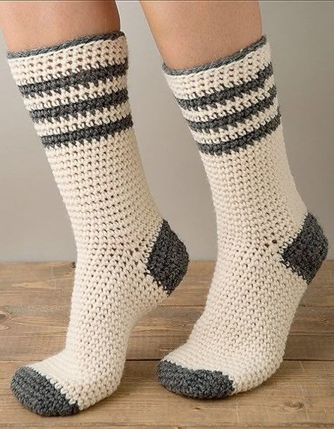 Black And White Crochet Ideas, Free Crochet Sock Patterns, Crochet Socks Free Pattern For Beginners, Crochet Socks Free Pattern, Crocheted Socks, Strawberry Picnic, Socks Crochet, Sock Designs, Yarn Weights