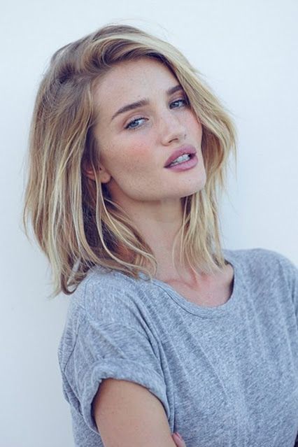 14 toffe haarstijlen voor medium lang haar -Cosmopolitan.nl Long Bobs, Blonde Wavy Hair, Long Bob Haircuts, Lob Haircut, Rachel Mcadams, Long Bob Hairstyles, Bohol, Rosie Huntington Whiteley, Candice Swanepoel