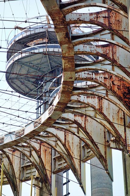 Abandoned Amusement Parks, Industrial Architecture, World's Fair, Abandoned Buildings, Brutalism, New York State, Dieselpunk, Abandoned Places, Urban Decay