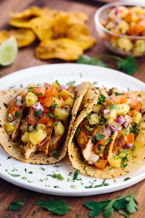 Blackened Chicken Tacos with Pineapple Salsa Blackened Chicken Tacos, Chicken Tacos With Pineapple Salsa, Tacos With Pineapple Salsa, Tacos With Pineapple, Pineapple Salsa Recipe, Clean Eating Chicken, Blackened Chicken, Chips Ahoy, Spring Dinner