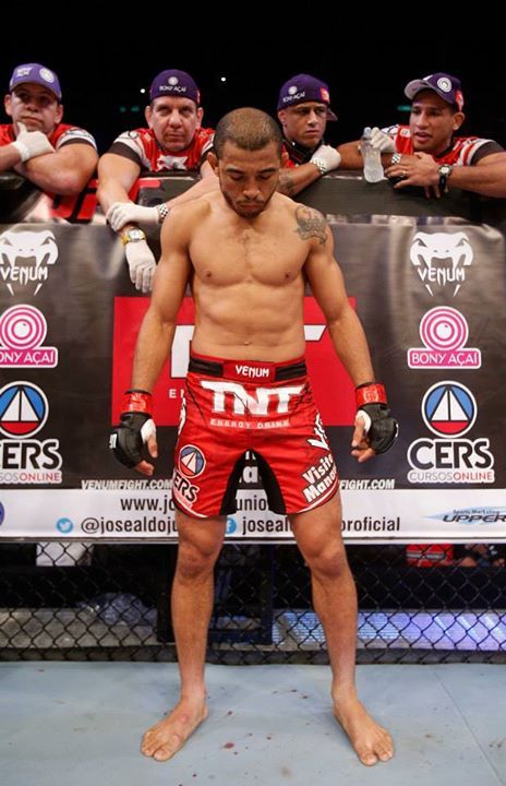 Jose Aldo Jose Aldo, Ufc Boxing, Punch In The Face, Ufc Fighters, Mma Boxing, Sports Pictures, Mixed Martial Arts, Muay Thai, Judo