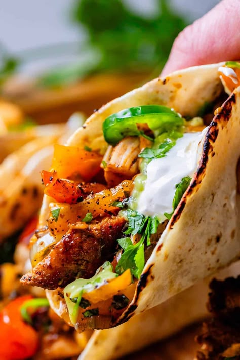 Mexican Chicken Wraps Recipes, Bbq Mexican Food, Crispy Chicken Fajitas, Chicken Fajita Sandwich Recipe, Chicken Tenderloin Recipes Mexican, Chicken Fajita Tacos Easy Recipes, Fajita Wraps Tortillas, Chicken Fajita Enchiladas, Fajita Night Party Dinners