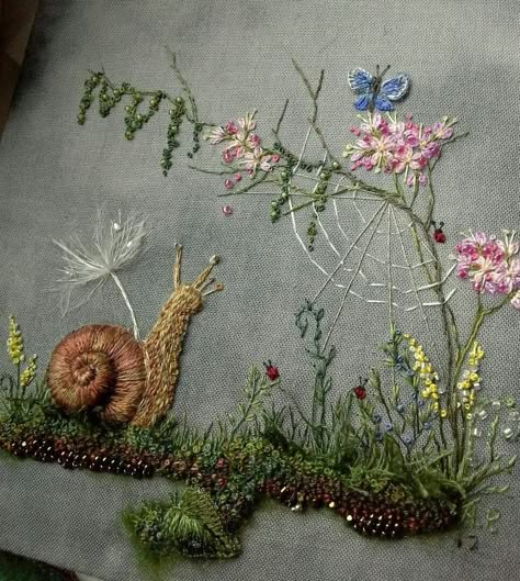 Stumpwork Embroidery, Crazy Quilting, Embroidery Crochet, Thread Painting, A Stitch In Time, Crazy Quilt, Crewel Embroidery, Hand Embroidery Art, Art Embroidery