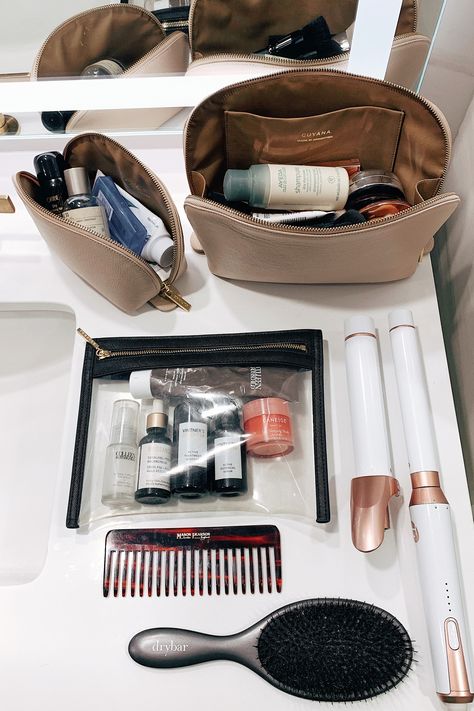 Travel Makeup Bag Aesthetic, Makeup Packing List, Travel Makeup Bag Essentials, Whats In My Makeup Bag, Italy Travel Outfit, Evening Eye Makeup, Travel Skincare, Acne Removal, Inside My Bag