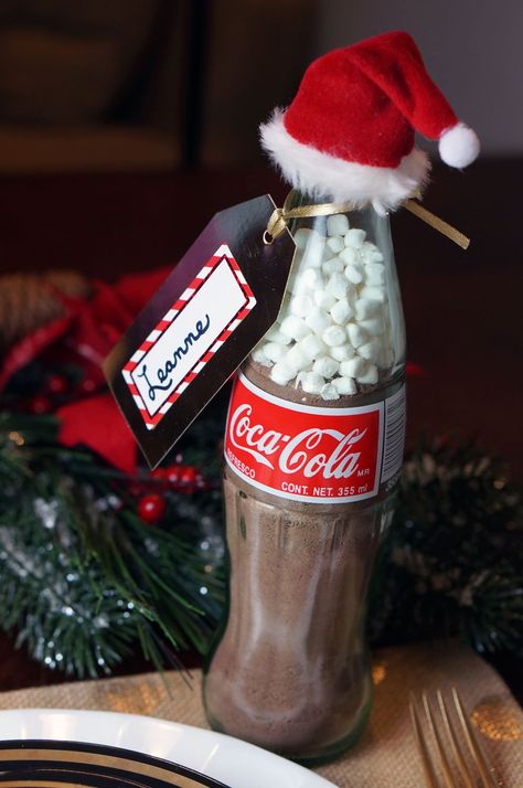 Learn how to make this adorable DIY Gift with Coca-Cola bottles! #ad #diygiftidea #ShareHolidayJoy Glass Coke Bottle Crafts, Coke Bottle Crafts, Glass Coke Bottles, Coca Cola Gifts, Coke Gifts, Coca Cola Party, Desk Clear, Coca Cola Kitchen, Shoe Box Storage