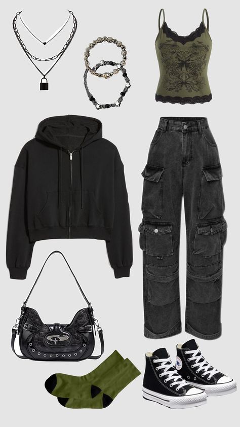 #inspo #ootd #grunge #grungecore #aesthetic #schoolfit #school #grungeaesthetic #backtoschool #outit Grudge Inspo Outfit, Soft Grunge Fashion Aesthetic, 2000s Grunge Outfits Aesthetic, Cute Fits Grunge, Lazy Grunge Outfits Winter, Grunge Outfit Inspo Girl, Alt Girl Aesthetic Outfits, Grunge College Outfits, Teen Grunge Outfits