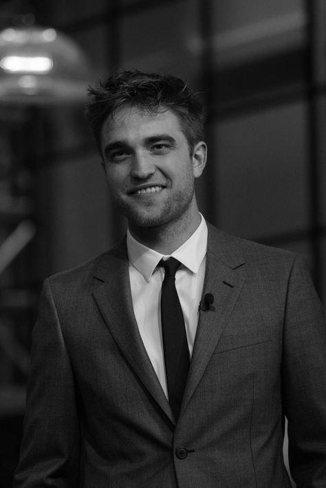 Dior Homme Robert Patterson, Suits For Women Indian, Lost Tv Show, Nurse Jackie, Senior Boy Photography, Gorgeous Smile, Robert Douglas, Robert P, Jay Leno