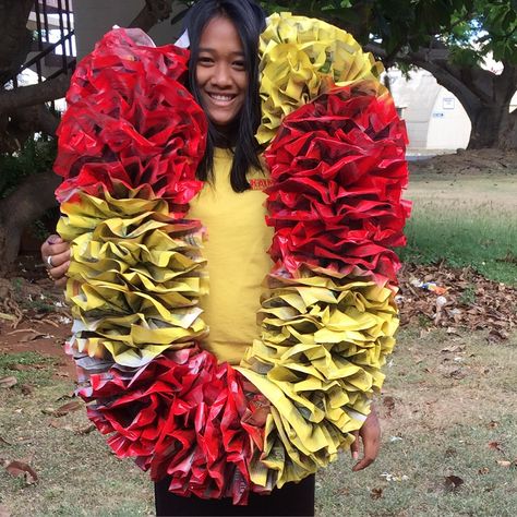 Giant graduation paper lei Paper Lei, Money Lei Diy, Lei Ideas, Graduation Paper, Lei Making, Candy Lei, Graduation Leis, 2022 Graduation, Money Lei