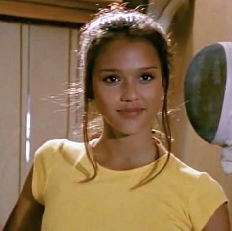 Young Jessica Alba, Mötley Crüe, Jessica Alba, Aaliyah, Aruba, Mode Inspiration, Pretty Face, Pretty Woman, Hair Inspo